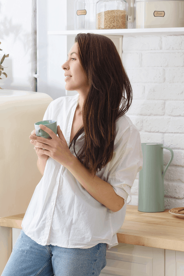 woman drinking coffee