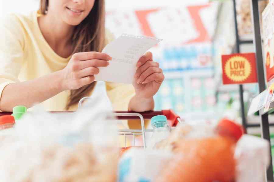 mom grocery shopping