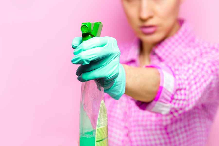 woman doing a spring clean challenge